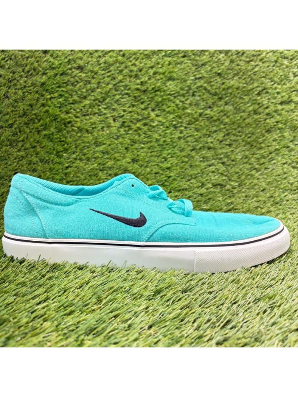 Nike SB Clutch Mens Size 11 Blue White Athletic Walking Skating Shoes Sneakers
